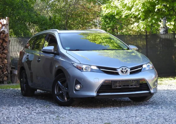 samochody osobowe Toyota Auris cena 42900 przebieg: 143000, rok produkcji 2014 z Białobrzegi